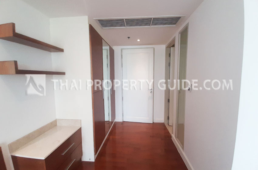 Service Apartment in Bangnatrad 